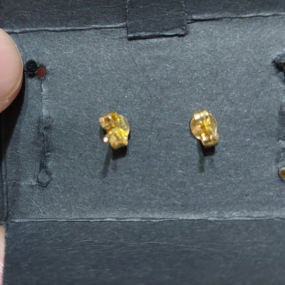 Mini Music Note Stud Earring Purple Heart Gold Tone - Picture 3 of 3